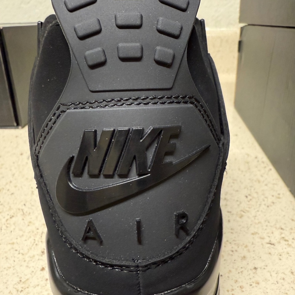 Air Jordan 4 Retro (Black Cat) 2025 - Picture 3 of 7